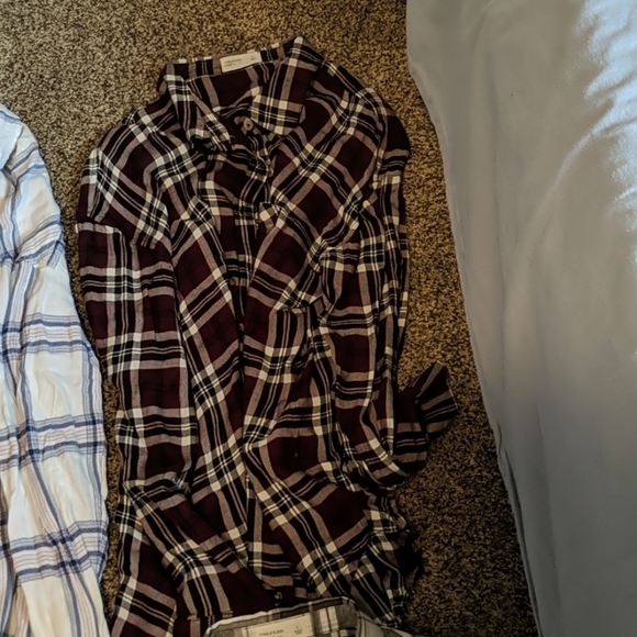 Maurices flannels - Picture 3 of 4